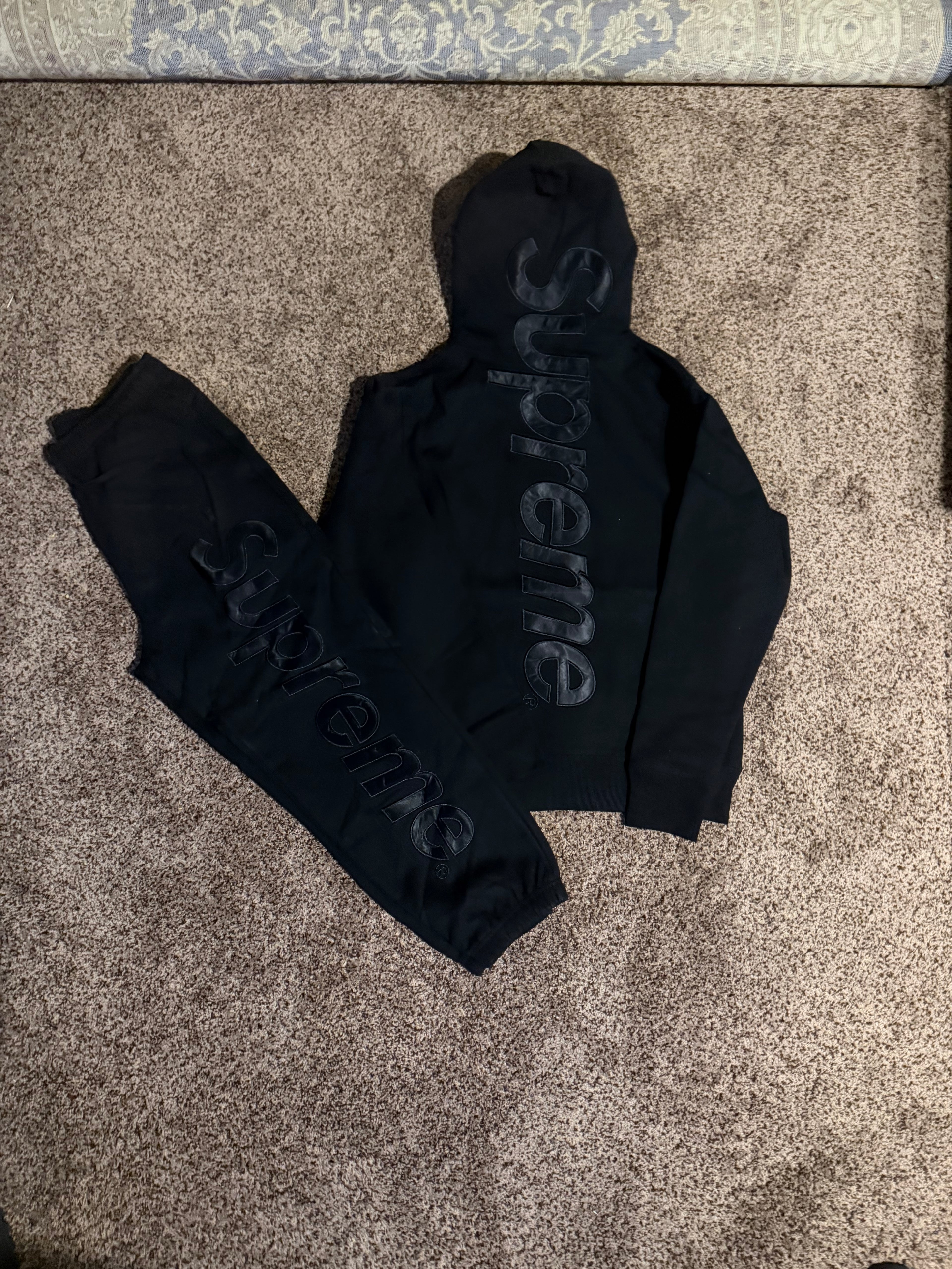 Black Supreme Set